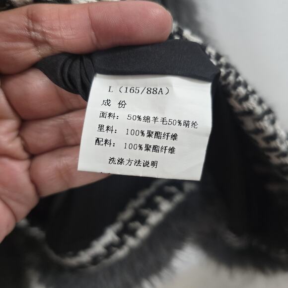 Chic Women’s Faux Fur Vest – Black & White Houndstooth Belted Long Sleeveless... - Picture 4 of 10